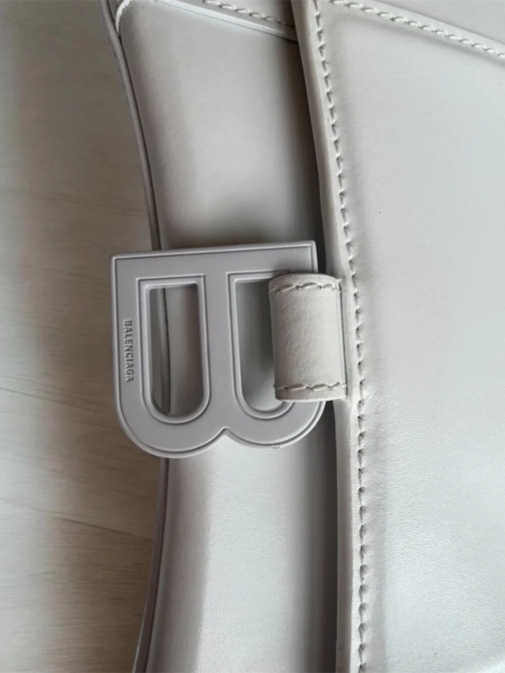 BALENCIAGA "Hourglass" SMALL - Picture 7 of 10